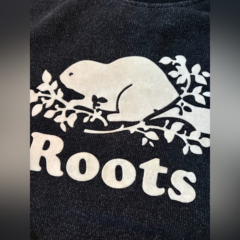 Roots Black Sweater - Picture 2 of 4